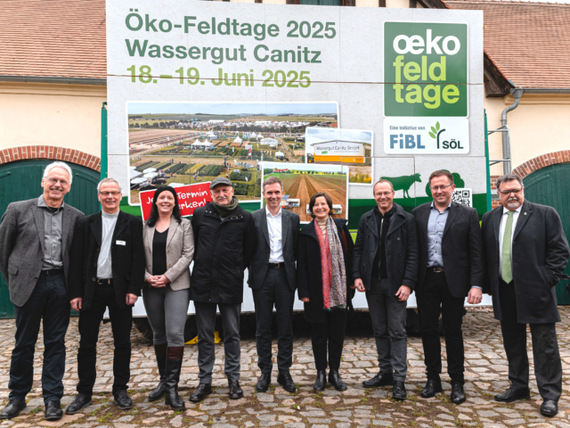 Hauptbild mit den Ehrengästen