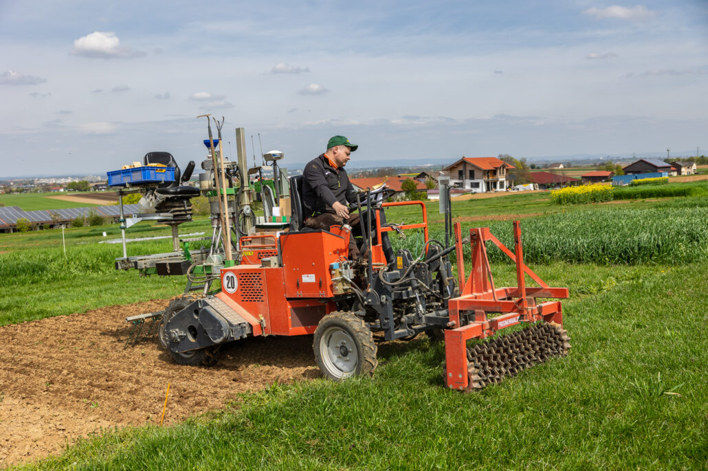 Die Aussaat von Soja, Mais &amp; Co. l&auml;uft aktuell. Foto: Henrik M&uuml;ller (27.04.2023)